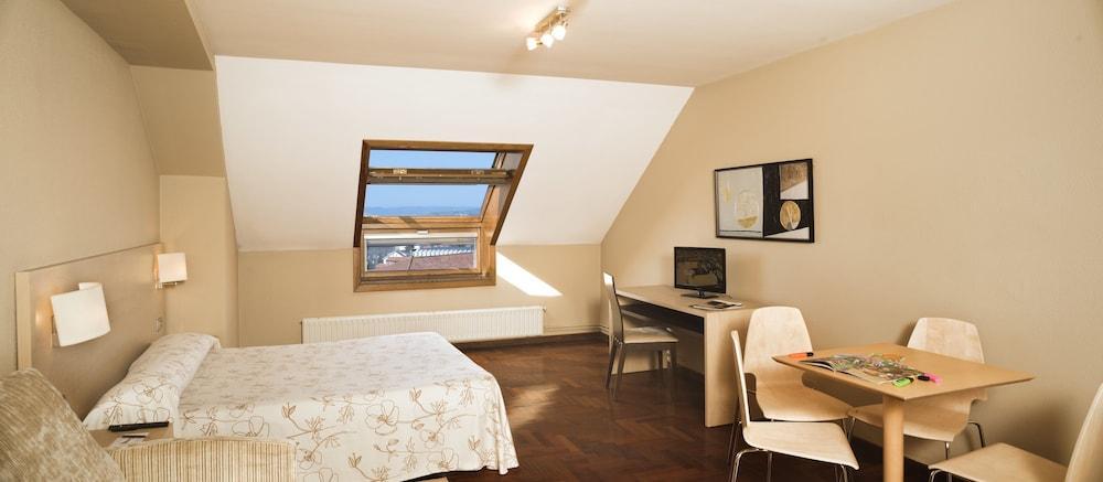 Portazgo Apartamentos Residencia А-Корунья Екстер'єр фото